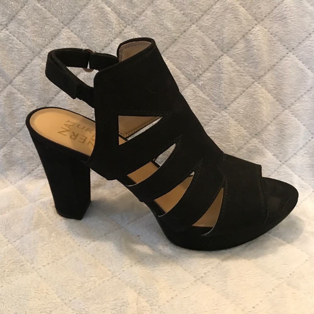 Dressy black sandal